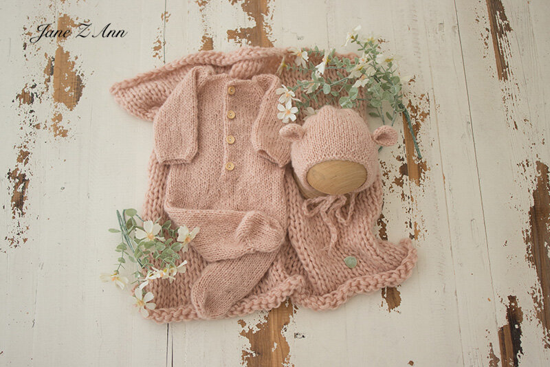 Neugeborene gestrickte Stram pler Hut Decke Bär Outfit für die Fotografie posiert Schicht Fuß Overalls einfarbig