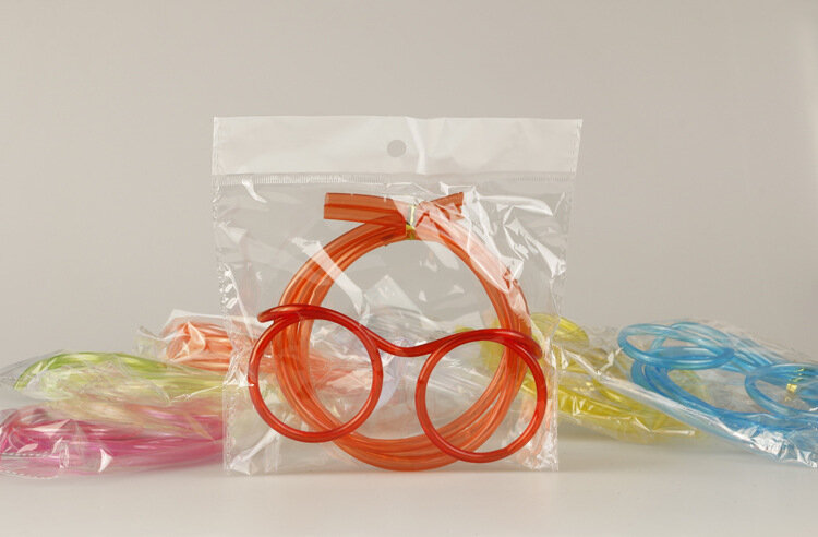 Sedotan Plastik Lembut Lucu Kreatif untuk Mainan Pesta Ulang Tahun Anak Kacamata Menyenangkan Mainan Minum Fleksibel Hadiah Mainan Pesta Bayi Anak-anak