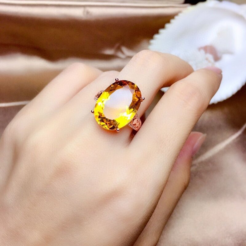 Женское кольцо из серебра 100% пробы с драгоценными камнями