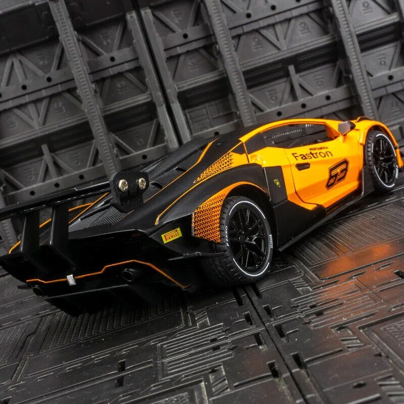 Lamborghini-coche deportivo Essenza SCV12, escala 1:24, fundido a presión, modelo de aleación de Metal, luz de sonido, colección de regalos para niños