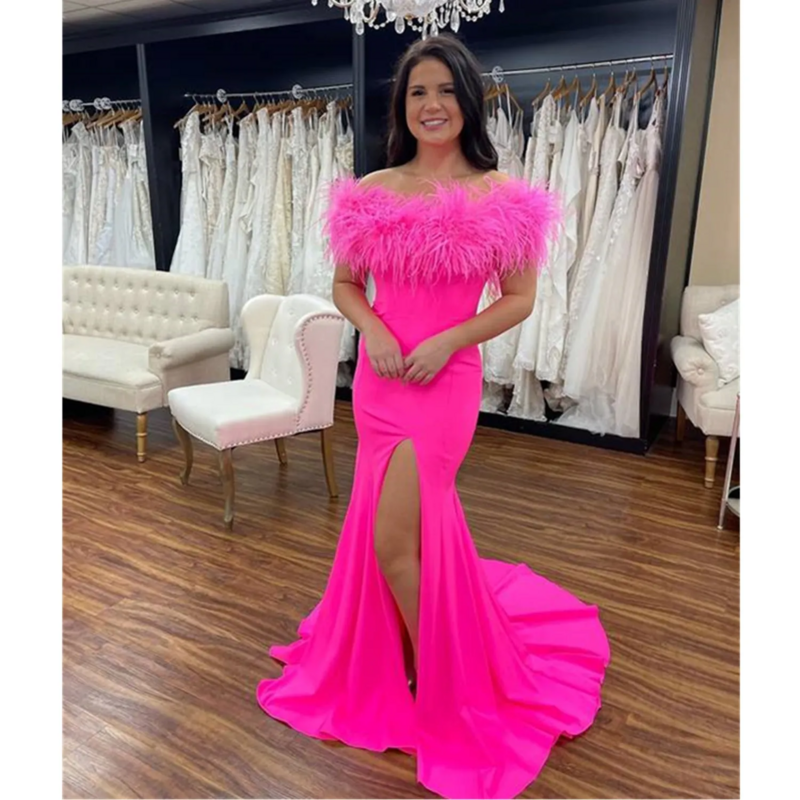 Gaun Prom bulu merah muda gaun malam bahu terbuka renda terbelah samping buatan kustom gaun pesta selebriti Formal wanita E10071 2024