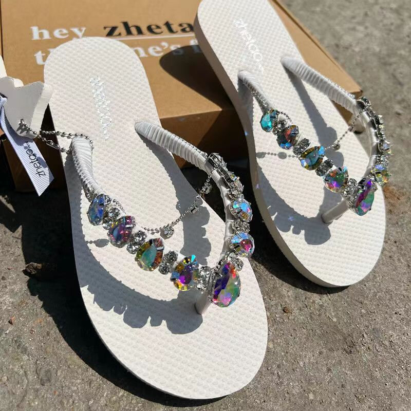 Women's Flat PU Slippers 2024 Fashion High Quality Solid Color Diamond Decorated Solid Color Sandals Summer New Flip Flops 슬리퍼