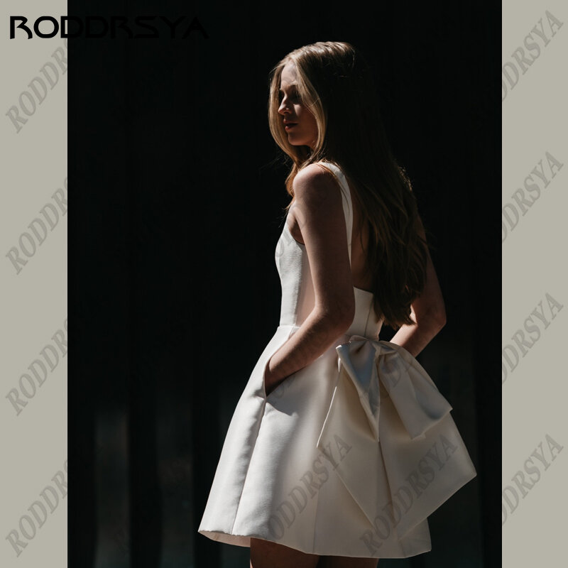 Roddrsya ชุดคลุม gaun pengantin SATIN สั้นคอสี่เหลี่ยมถอดโบว์ได้สายรัดปาเก็ตตี้เปลือยหลังสำหรับเจ้าสาว
