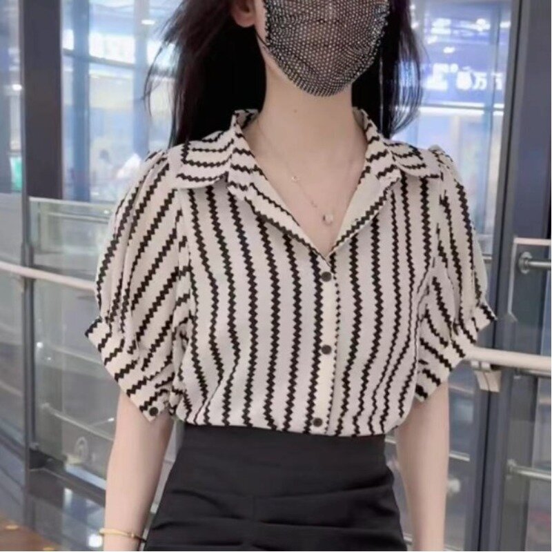 Leisure Striped Patchwork Women's 2024 Summer New Patchwork Versatile Polo Collar Bubble Sleeve Fashion Short Sleeved Shirt