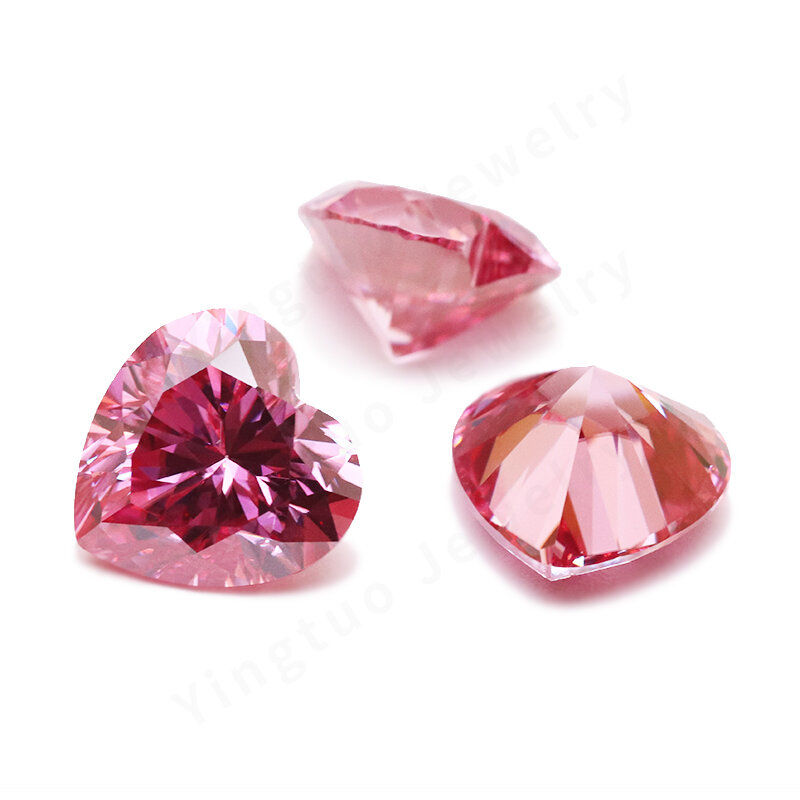 Розовый синтетический драгоценный камень с муассанитом 9*9 мм, 3 карата
