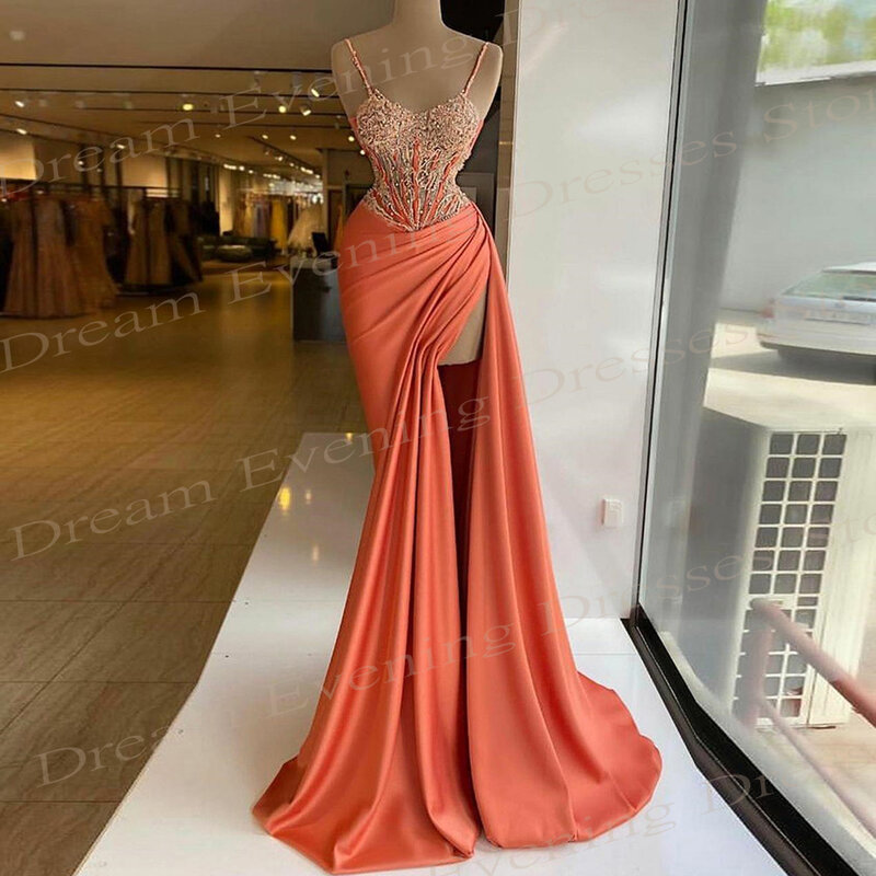 Gaun malam seksi putri duyung wanita oranye menawan 2024 gaun Prom manik-manik tali Spaghetti populer gaun pesta dansa belahan samping