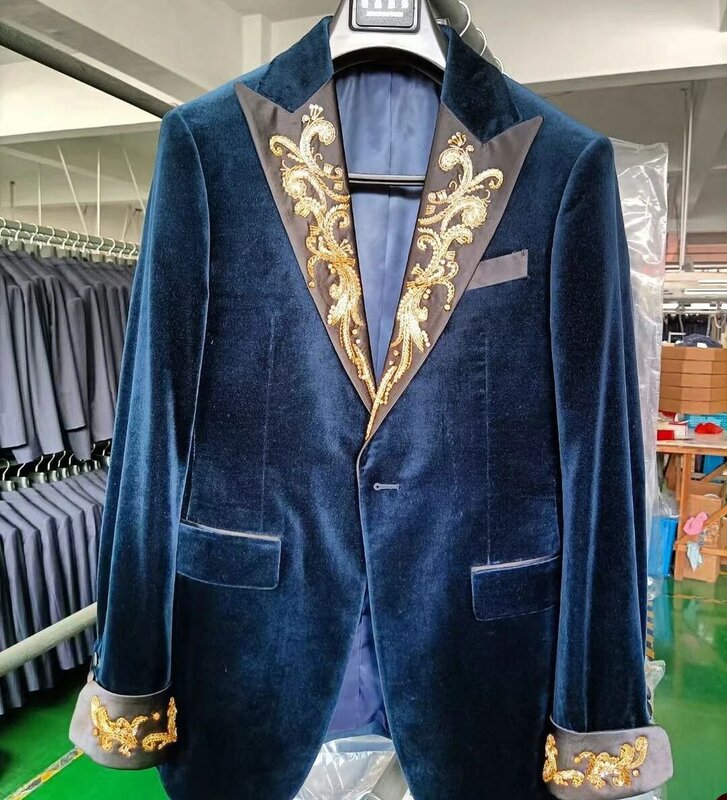 Autumn Luxury Men's Wedding Blazer Appliques Peak Lapel Groom Wear Velvet Tuxedos For Prom Evening Party Custom Made Only Coat