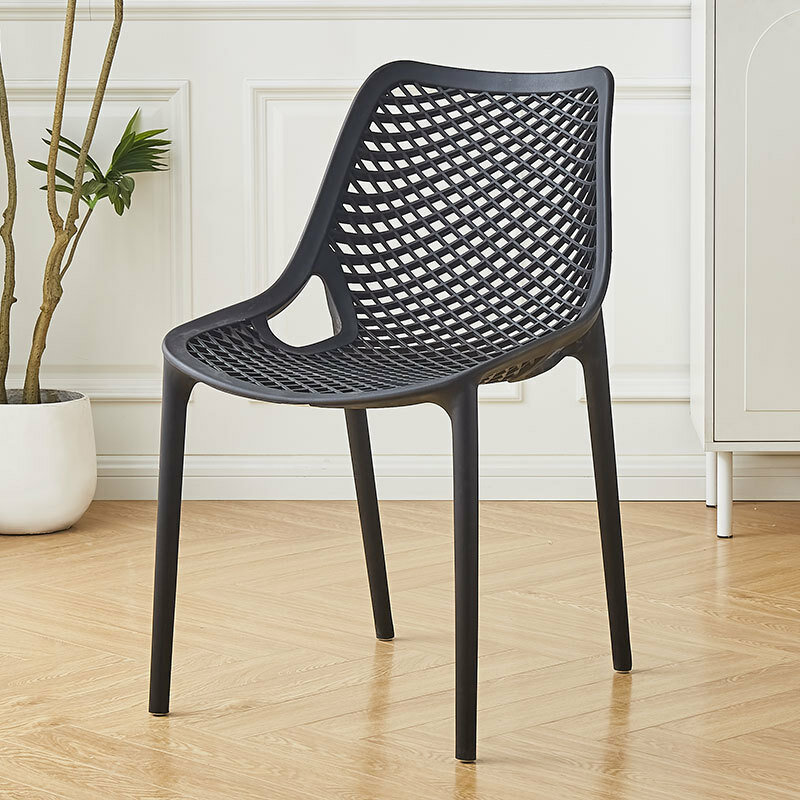 Cadeiras exteriores ocas do lazer, poltrona minimalista, empilhável e engrossada, cadeiras do café