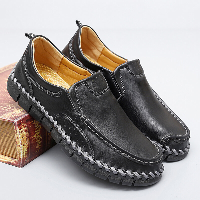 Sepatu kulit asli pria, kualitas tinggi sepatu kasual datar bernapas dangkal sepatu berjalan untuk pria sol lembut sepatu mengemudi