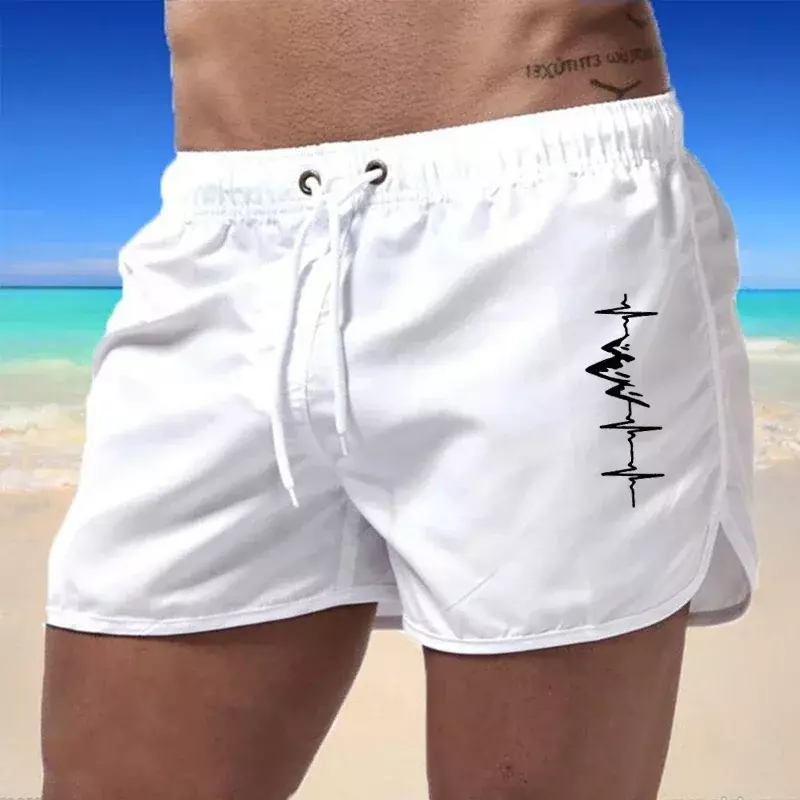 Celana pendek kasual pria, celana pendek pantai bercetak detak jantung gunung cepat kering musim panas