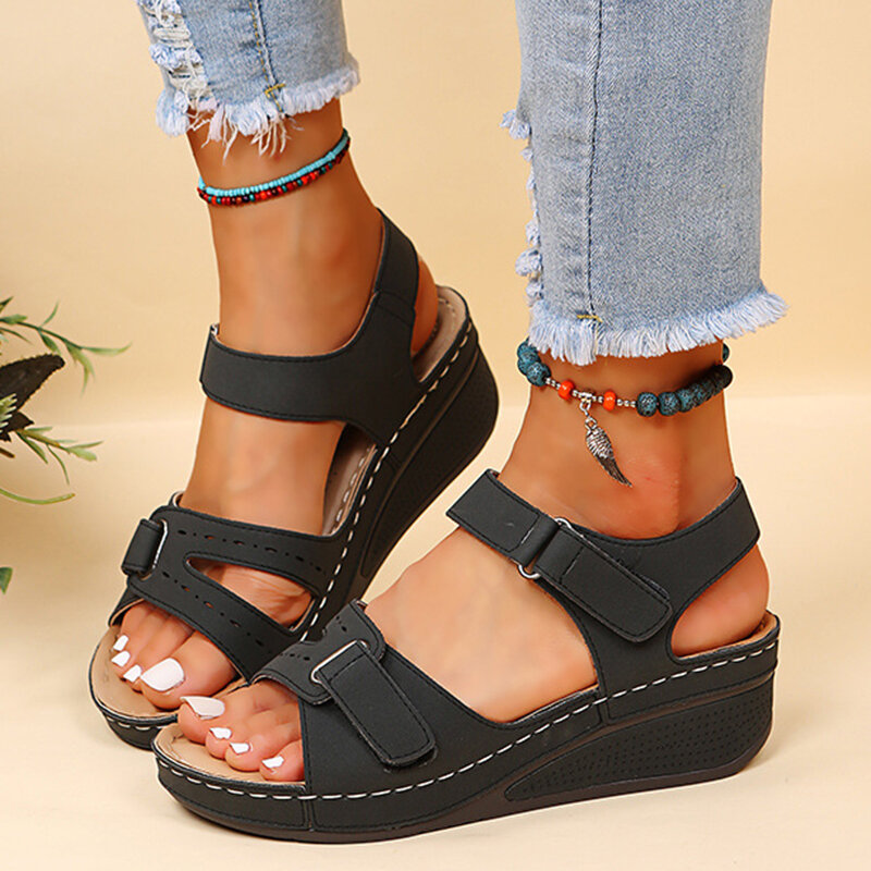 ฤดูร้อนรองเท้าแตะส้นหนาสำหรับผู้หญิง2023ใหม่แฟชั่นลื่นรองเท้าแตะชายหาดผู้หญิงน้ำหนักเบาแพลตฟอร์ม Sandalias Mujer Plus ขนาด