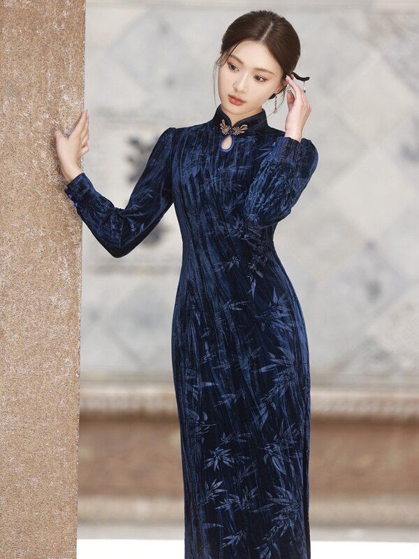 Kobiety welurowe dopasowane Qipao Vintage elegancka, długa rękaw aksamitne Cheongsam jesień zima nowy styl chińskie tradycyjne stroje