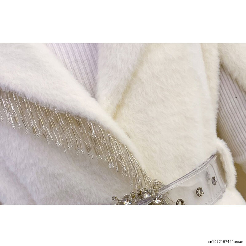 ฤดูใบไม้ร่วงฤดูหนาวใหม่สีขาวลูกปัดเก๋ Elegant กำมะหยี่อบอุ่น Faux Fur Cloak แจ็คเก็ตสำหรับสตรี Streetwear Abrigos Mujer Invierno