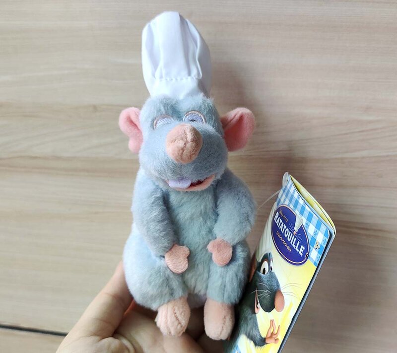 Juguete de peluche de hombro magnético Remy de Chef Ratatouille auténtico, nuevo