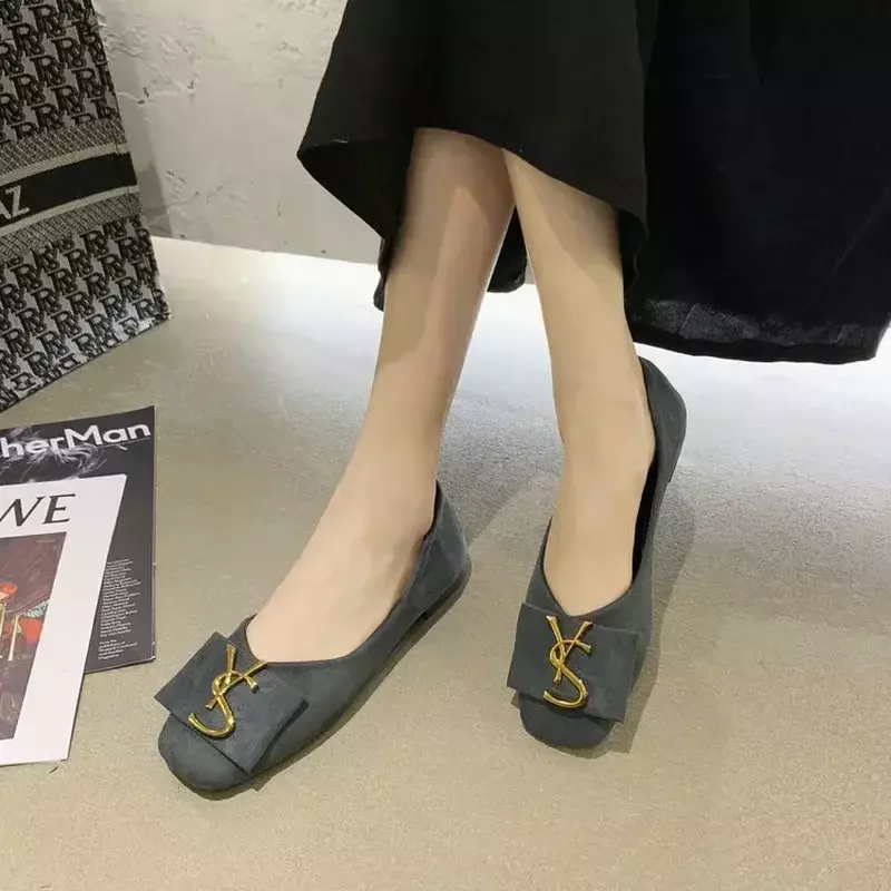 รองเท้าผู้หญิงส้นแบนมีตัวอักษรสไตล์เกาหลี, 2024ใหม่รองเท้าแฟชั่นทัพพีขายส่ง