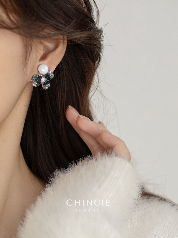 Zircon pearl black high-grade temperament small fragrant earrings rave accessories dj accessories fairy wings