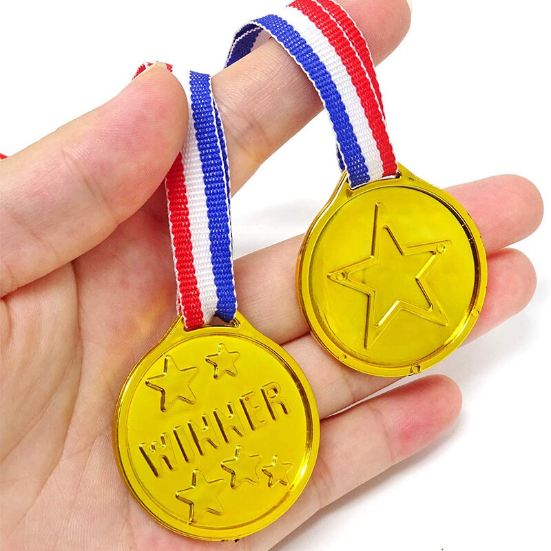 20 szt. Zwycięzca złote plastikowe dla dzieci medale zwycięzcą w stylu olimpijskim za zawody sportowe upominki na przyjęcie urodzinowe pokazów talentów