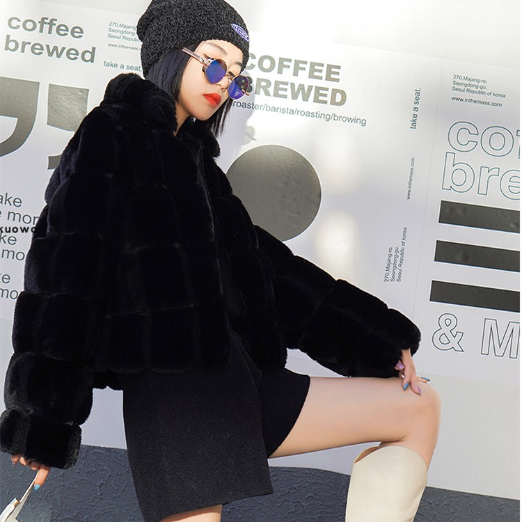 Nuova vendita calda cappotti in pelliccia sintetica donna di piccole dimensioni moda giapponese cappotti donna inverno Design caldo