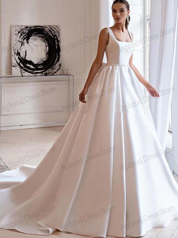 Платье Свадебное ТРАПЕЦИЕВИДНОЕ с квадратным вырезом и шлейфом