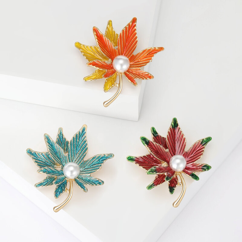 Bros daun Maple mutiara Enamel trendi untuk wanita pin botani uniseks 3 warna tersedia kasual Aksesori Hadiah Pesta