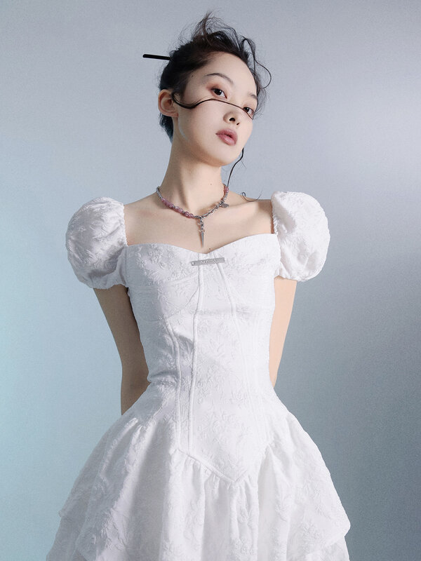 Gaun Prancis pendek berbulu putri elegan boneka renda perempuan bumbu pemecah teh putih asli kualitas tinggi