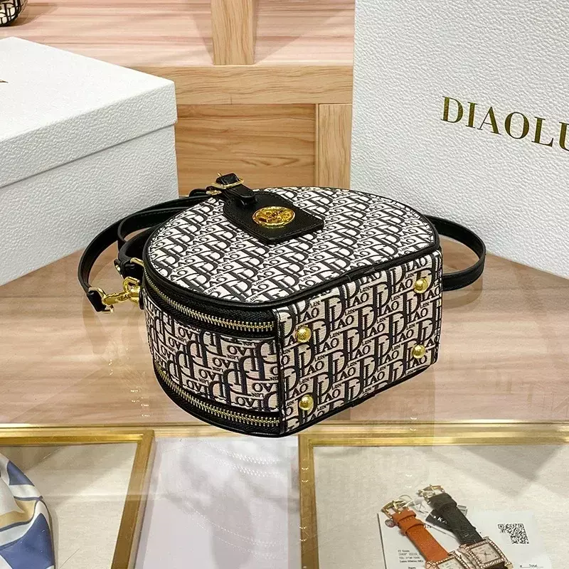 女性用の小さな刺繍入りラウンドバッグ,ショルダーストラップ,ハンドバッグ,財布,有名なデザイナー,高級ブランド,高品質