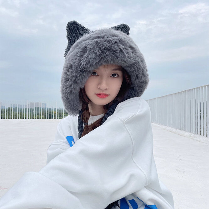 Topi Musim Dingin Telinga Kucing Lucu Wanita Tebal Rajutan Bulu Imitasi Rumbai Kepang Gadis Topi Kasar Luar Ruangan Kehangatan Putih