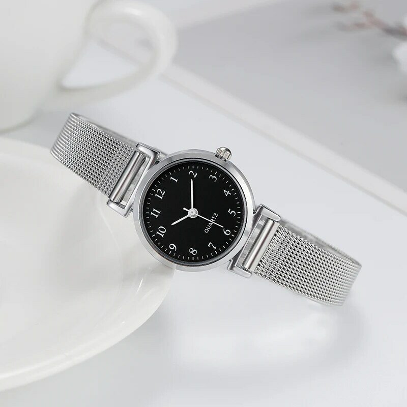 グリッドストラップ付きの小さな丸いクォーツ時計、人気のコンパクトな腕時計、外国貿易
