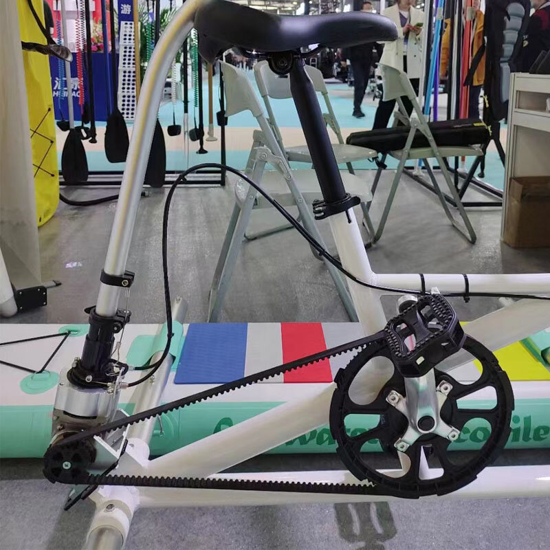 Hochwertiges aufblasbares Ride-Ons-Wasser fahrrad Tragbares Wasser fahrrad mit Pedal