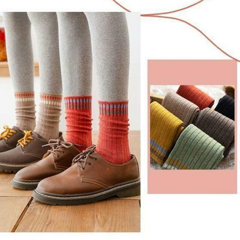 Meias listradas antiderrapantes coloridas para mulheres, meias grossas e quentes de meio tubo, elásticas, sem odores, outono, inverno