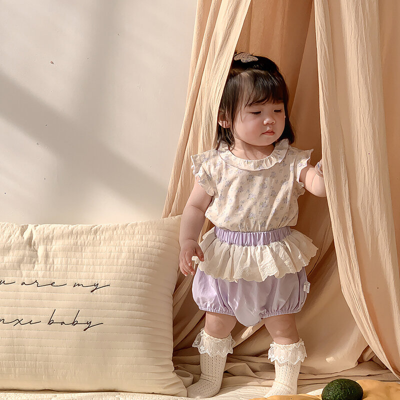 小さな女の子のための2つの部分のセット,花柄のプリント,綿,ノースリーブのTシャツとショーツ,韓国スタイル,夏,2024