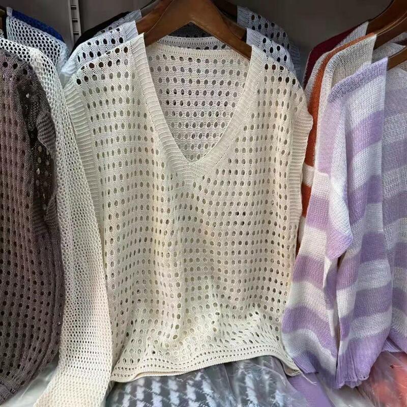 Atasan musim panas wanita modis leher V atasan rajut dengan lengan pendek desain berongga perlindungan tabir surya untuk Streetwear Fashion