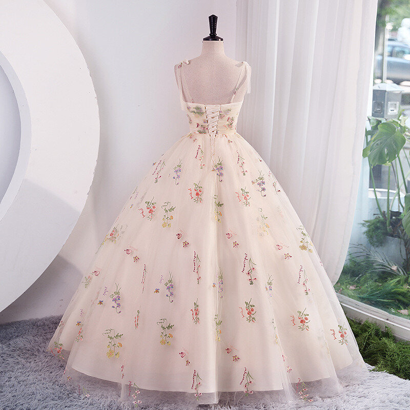 Женское длинное свадебное платье с цветочной вышивкой