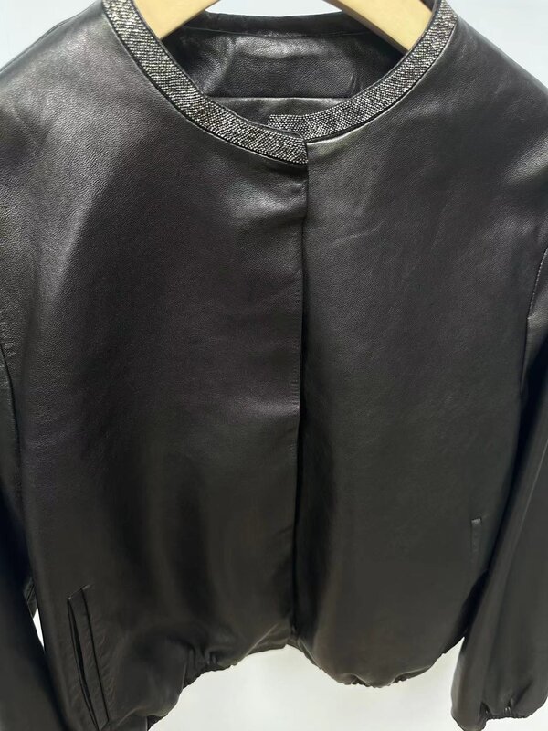 Jaket kulit asli mode baru B * C Musim Dingin 2023 mantel pendek longgar hitam wanita pakaian luar cantik lokomotif kancing sebaris