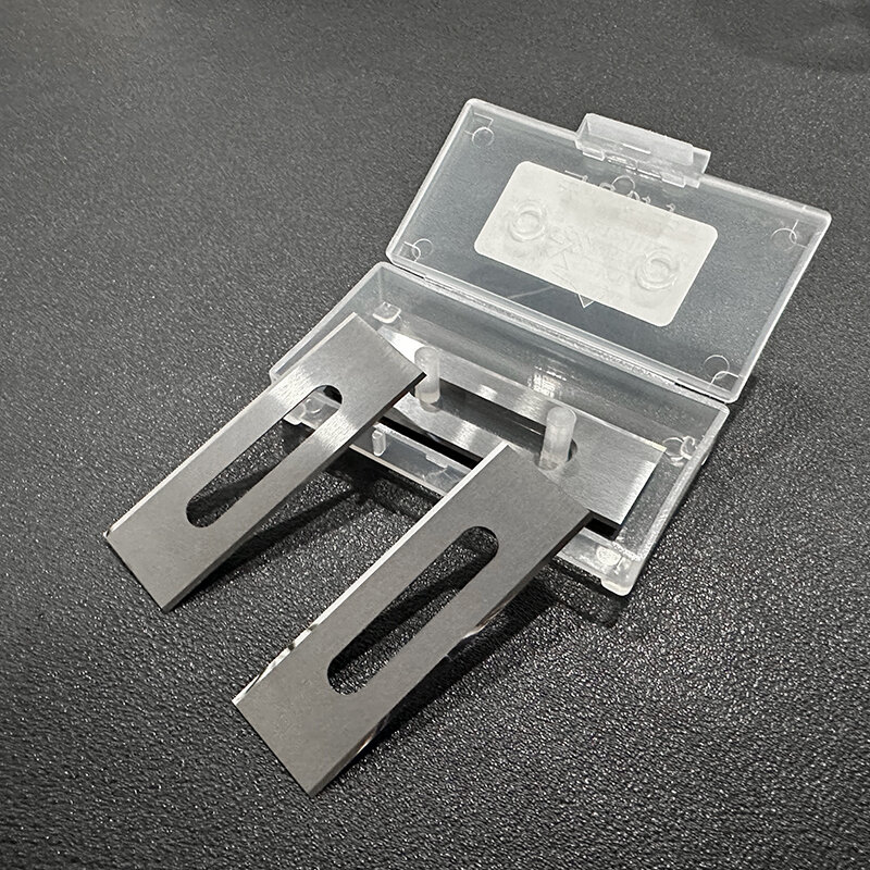 Authentic tungsten steel three-hole scuttering blade ultra-thin tape thin cutting film 43X22X0.2 carbide tungsten steel blade