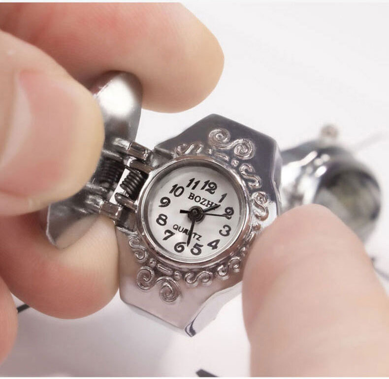 Luxo Finger Quartz Watch Mini Small Elastic Band Relógios Anéis Femininos Jóias Gemstone Relógio Mulheres Quartz Watch Ladies Ring