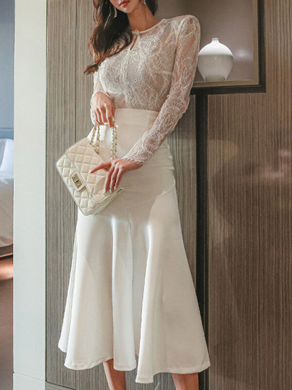 UCXQ Elegant White Lace O Neck Top High Waist Sexy Mid Length Fishtail Skirt Fashion Two-piece Set Women 2024 Spring Summer 8447