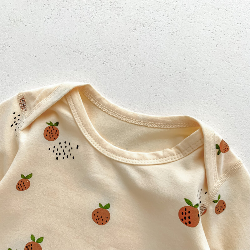 Op Nordic Geïnspireerde Kinderromper Met Fruitprint: Schattige Katoenen Baby-Bodysuit Voor Pasgeborenen-Perfecte Gezellige Huiskleding