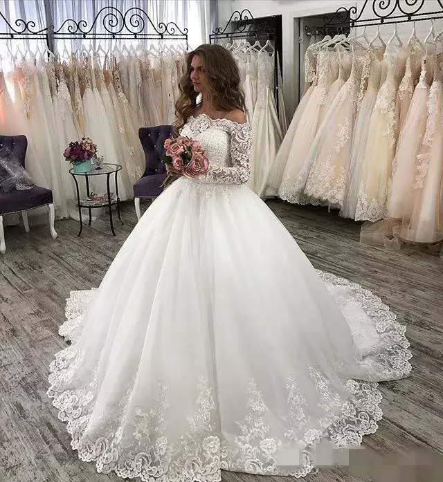 Elegant long sleeved bridal ball dress decal fan-shaped neckline sexy off shoulder Church train custom wedding dress new 2024