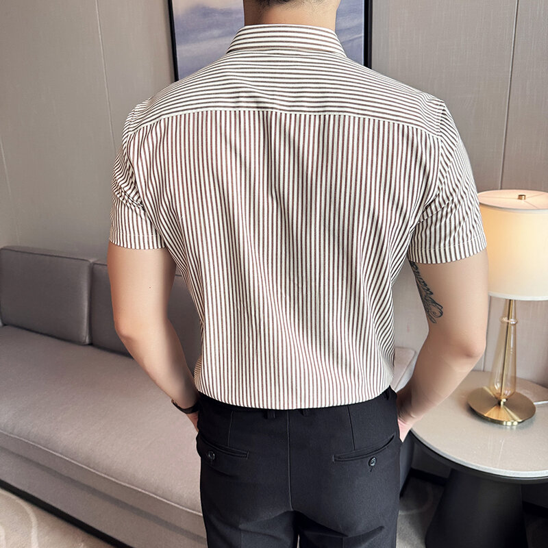 Camisa de manga curta listrada masculina, slim fit, roupa elástica para negócios e casual, fina e leve, estilo britânico, nova, verão, 2022