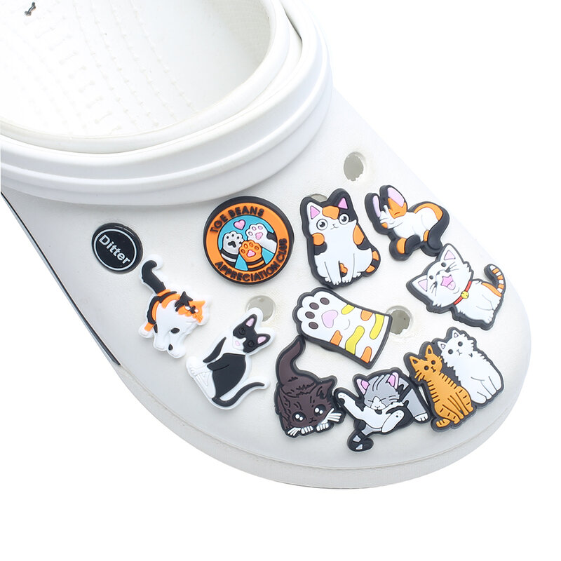 1pcs Cute Cat Croc Charms Shoes Accessories Boys Girls Garden Shoe Buckle Decorations Fit Sandals Wristband Croc Jibz Charm Gift