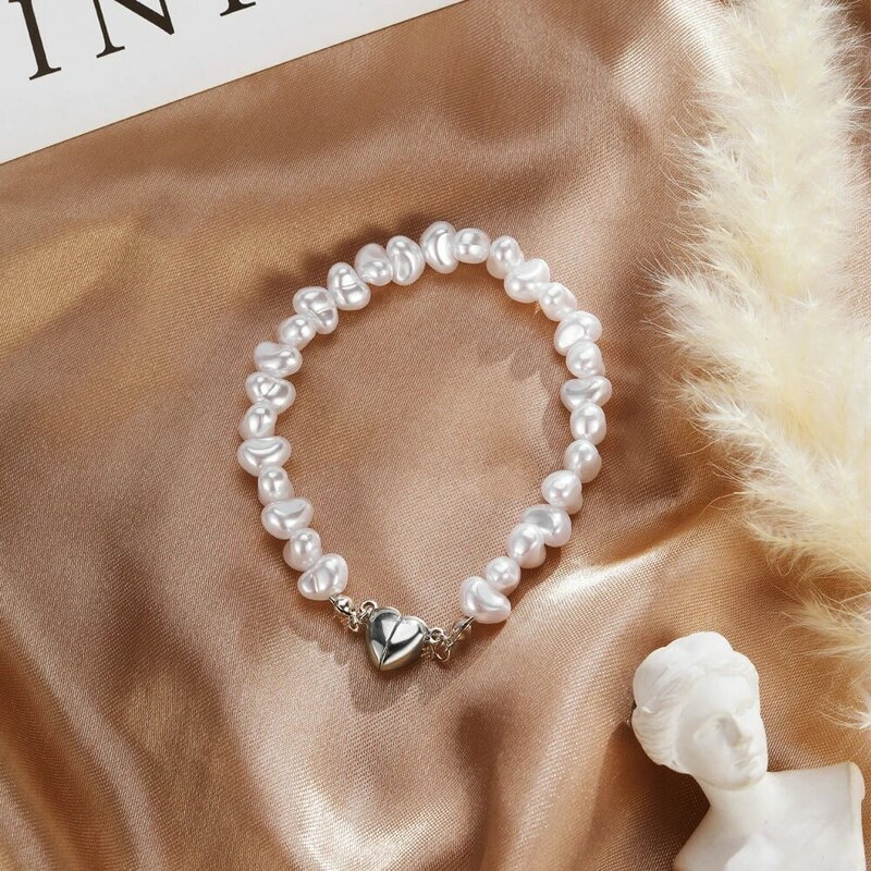 KINFOLK-Pulseras de corazón de perlas para mujer y niña, brazaletes de amor de Color plateado, atracción magnética, joyería para pareja, regalos de boda