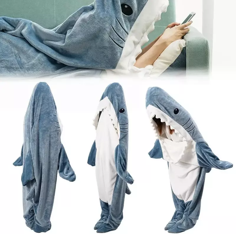 Новинка 2024, Фланелевая пижама с капюшоном, переносной плюшевый спальный мешок для детей и взрослых, Уютная пижама в виде акулы