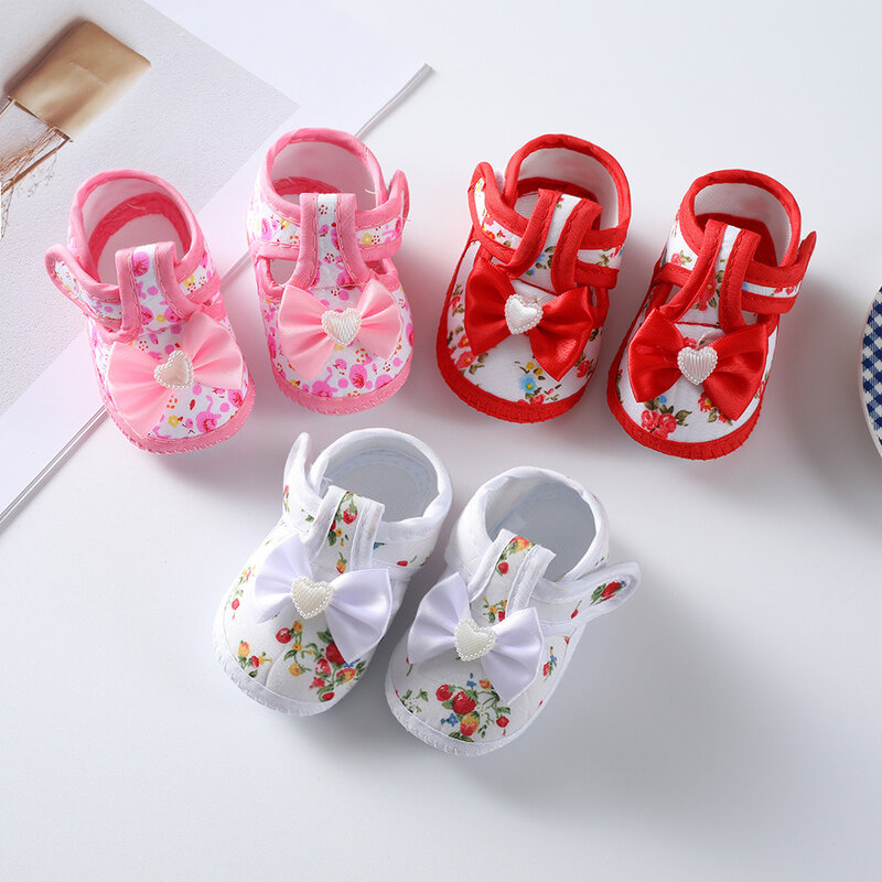 Zapatos de encaje Floral para primeros pasos de bebé, zapatos de princesa para recién nacido, zapatos planos suaves para niños pequeños