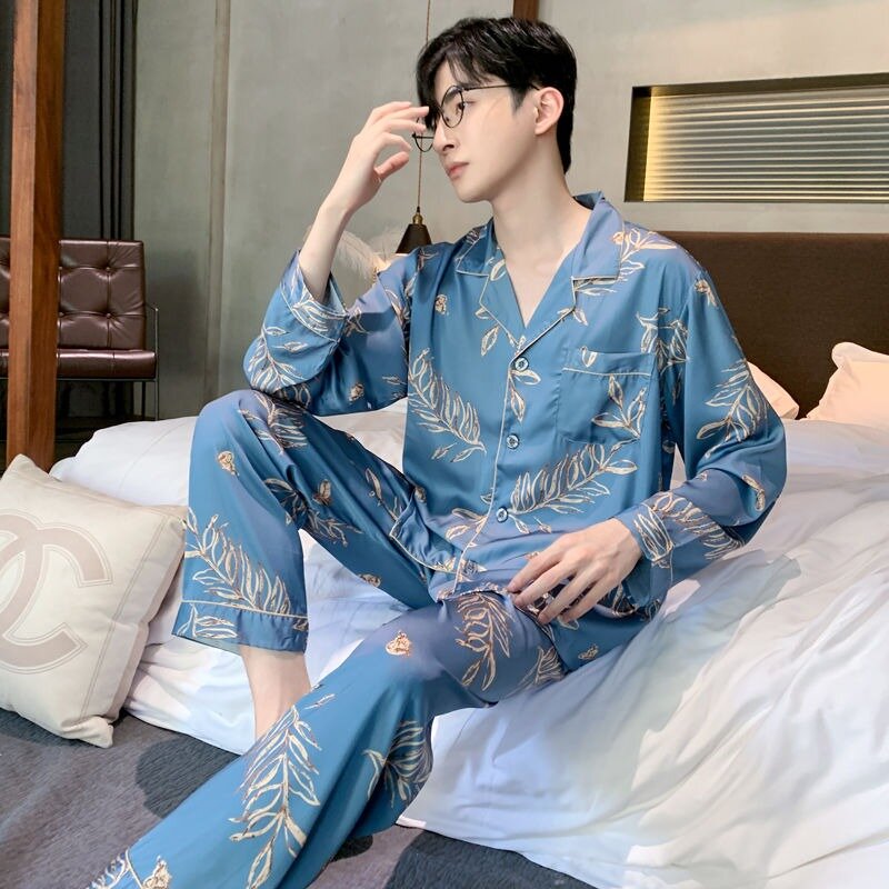 Männer Frühling Herbst Pyjama Eis Seide Langarm Pyjama 2024 neue koreanische Nachthemd Revers Print Nachtwäsche lose Freizeit kleidung