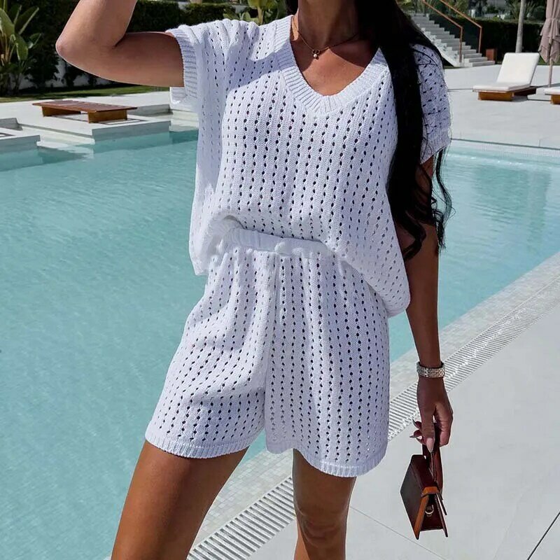 Damski top z dekoltem + szorty Slim Suit Sexy Summer Vacation Beach Outfits Fashion Solid Color Hollow Knitted Two Piece Set