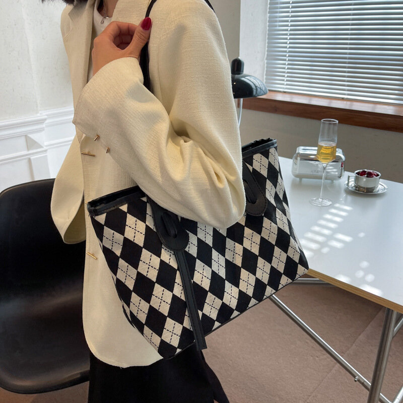 Duża pojemność torebki damskie torebki brązowy/czarny kolor PU skórzane torby na ramię INS moda marka projektant koreańska torba dla kobiet