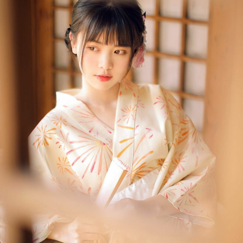 Japanischer traditioneller Kimono Frauen kleid Blumen japanischer Bademantel Retro Dame anmutiges Kleid verbessert japanischen Kimono Bademantel