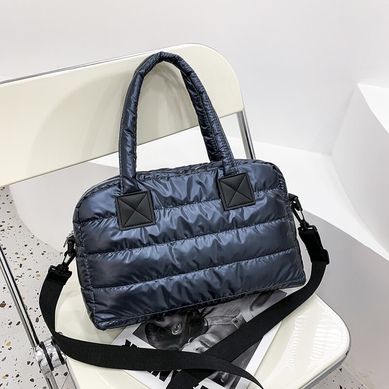حقيبة يد مبطنة للنساء ، حقيبة حمل مع حزام قابل للتعديل ، حقيبة منتفخة للاستخدام اليومي والمكتبي ، أحادية اللون ، الخريف والشتاء