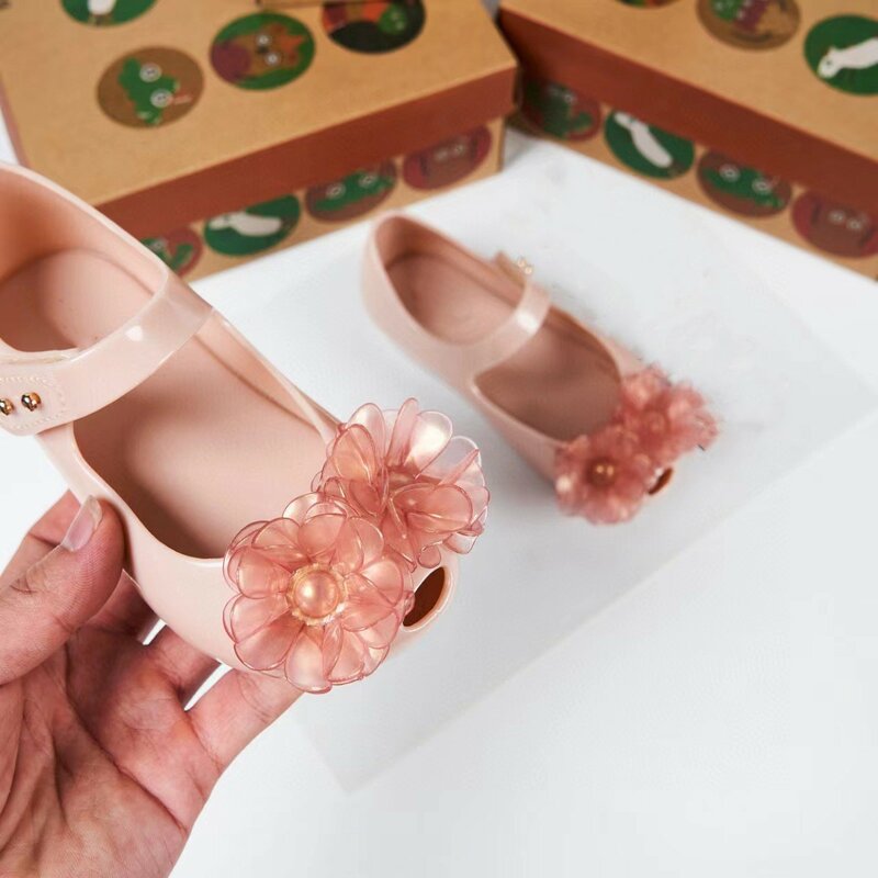 Zapatos de gelatina de alta calidad para niños, sandalias de boca de pez con flores, zapatos individuales de princesa Camelia para niñas, HMI154, 2024